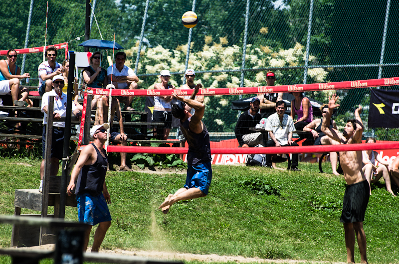 Beach volleyball competition on Jeanne-Mance park